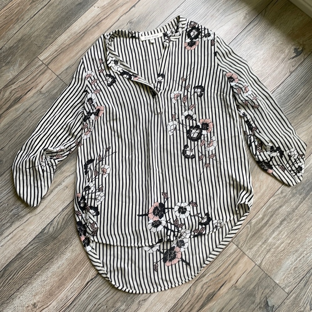 Flowered Stripped V-Neck